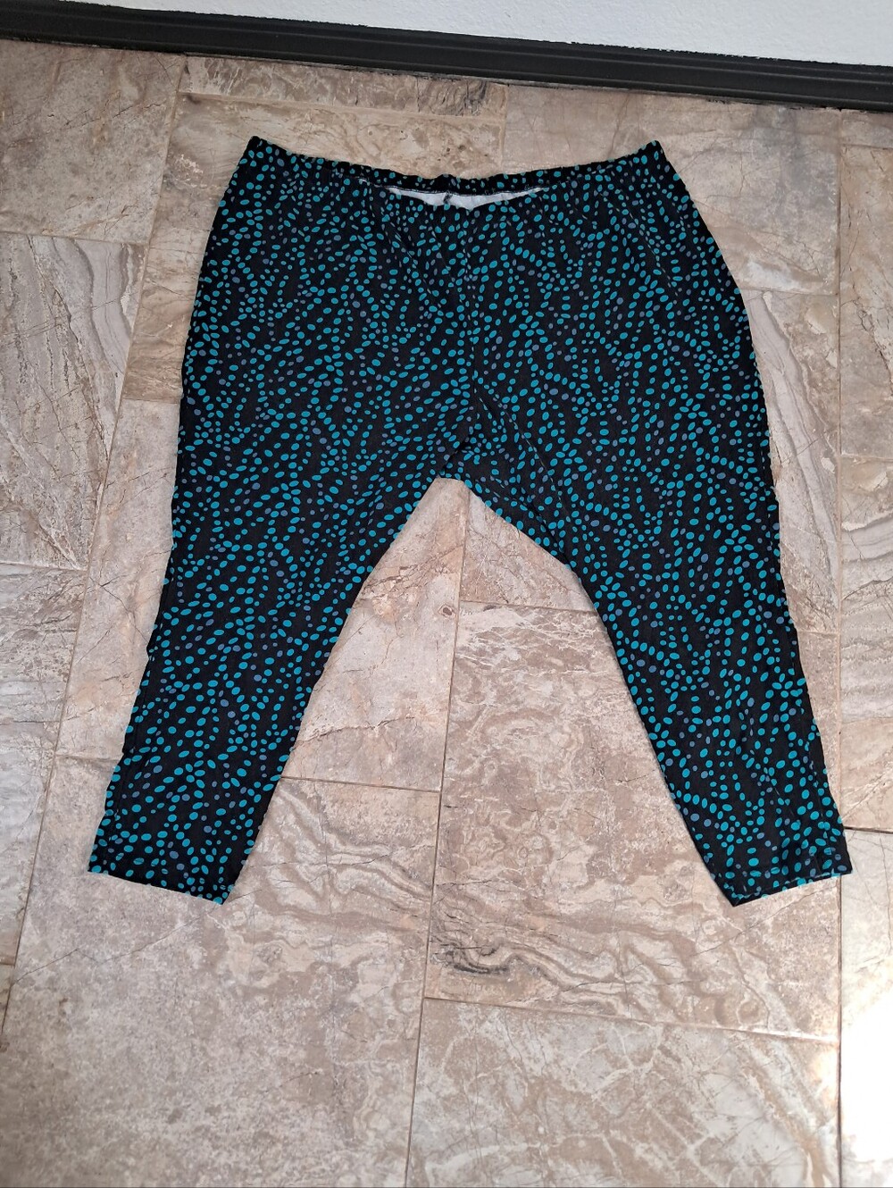Woman Within Cropped Pants 4X Black Confetti Dot Elastic Waist Artsy Athleisure